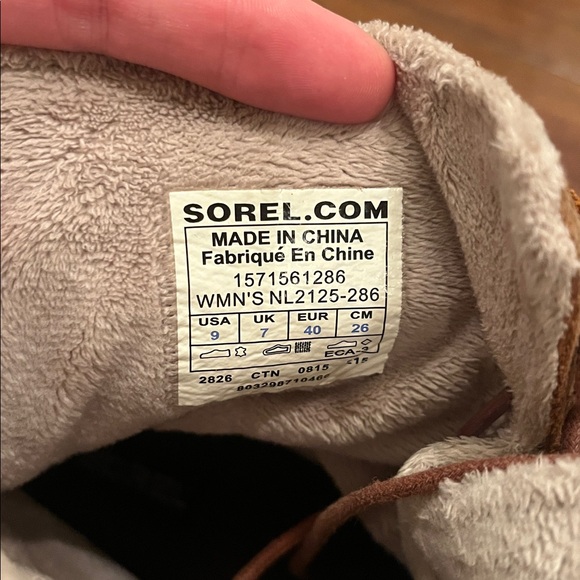 Sorel Winter Boots size 9 - Picture 2 of 9